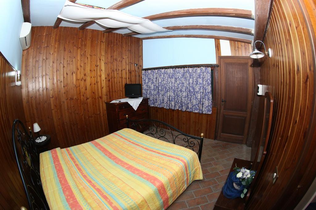 Agriturismo Monte Due Torri Дженцано-ді-Рома Екстер'єр фото