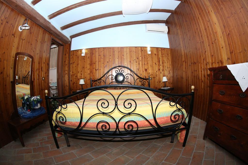 Agriturismo Monte Due Torri Дженцано-ді-Рома Екстер'єр фото
