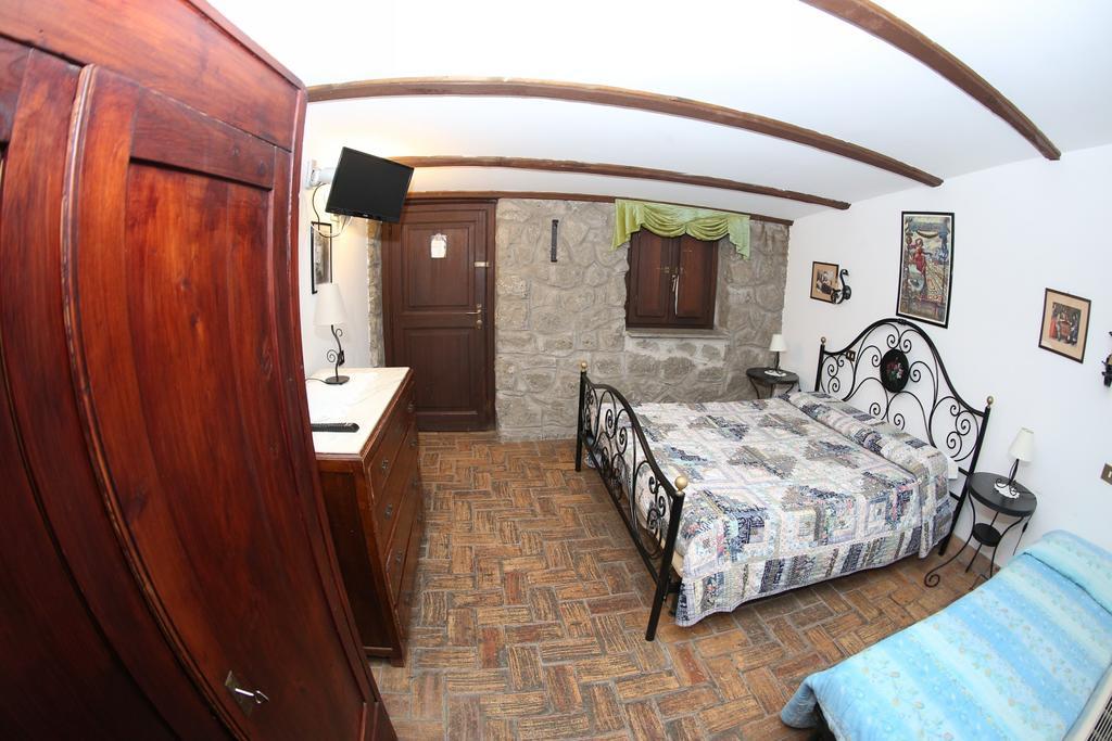 Agriturismo Monte Due Torri Дженцано-ді-Рома Екстер'єр фото