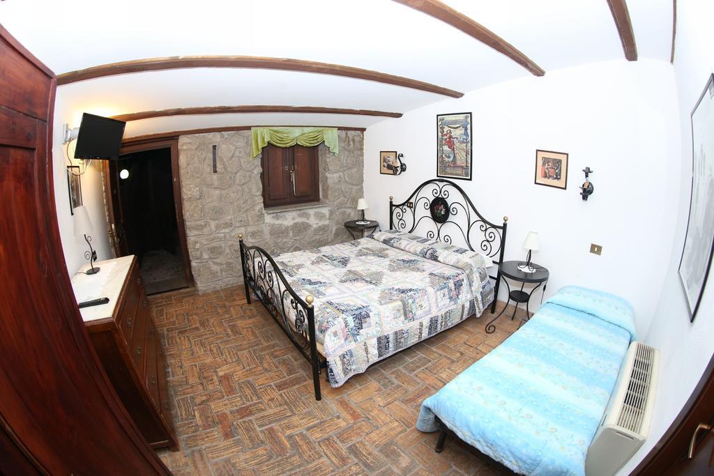 Agriturismo Monte Due Torri Дженцано-ді-Рома Екстер'єр фото