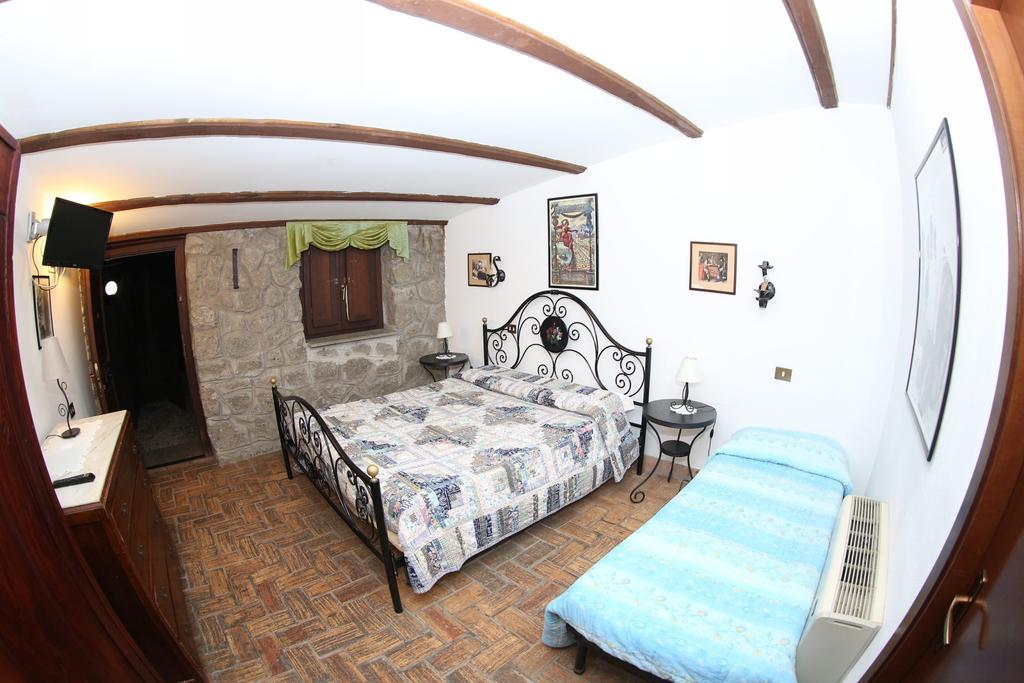 Agriturismo Monte Due Torri Дженцано-ді-Рома Екстер'єр фото